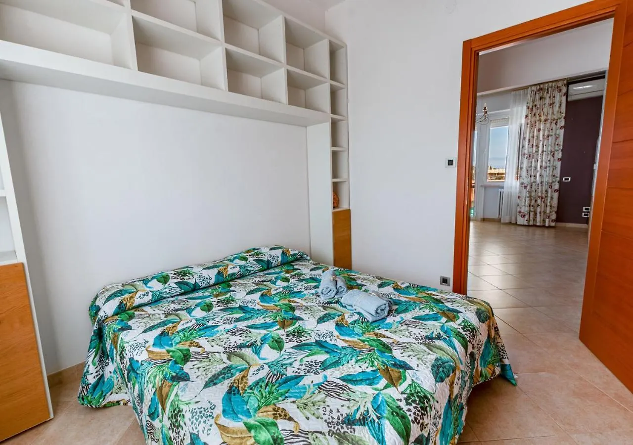Appartamento Luxury House Near Train Station Livorno 0*,
